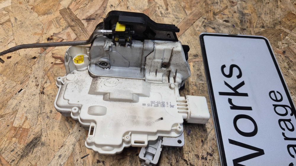 Fechadura Frente Esquerda Audi A4 B6 B7 A3 8P A6 C6 R8 Seat Exeo 8E1837015AA