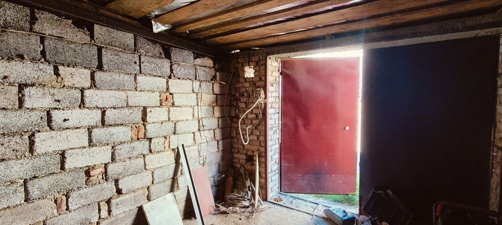 Продається гараж на Довженка.Власник.ГБК 22