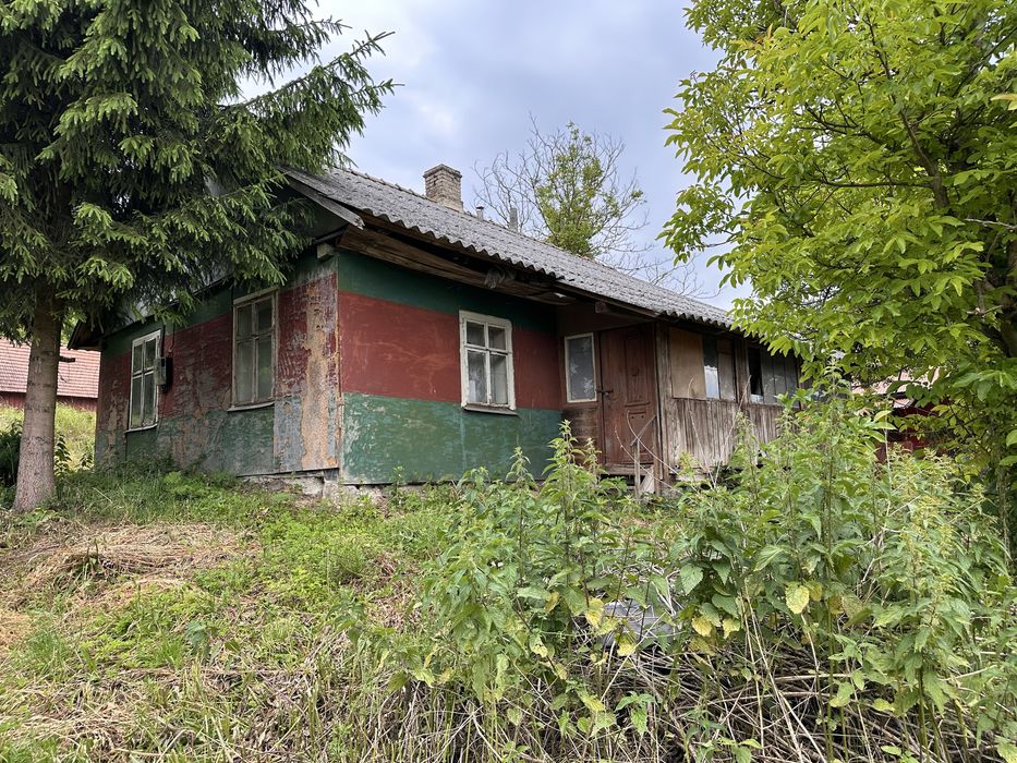 Продається будинок Підключене світло (три фази), газ,город і сад