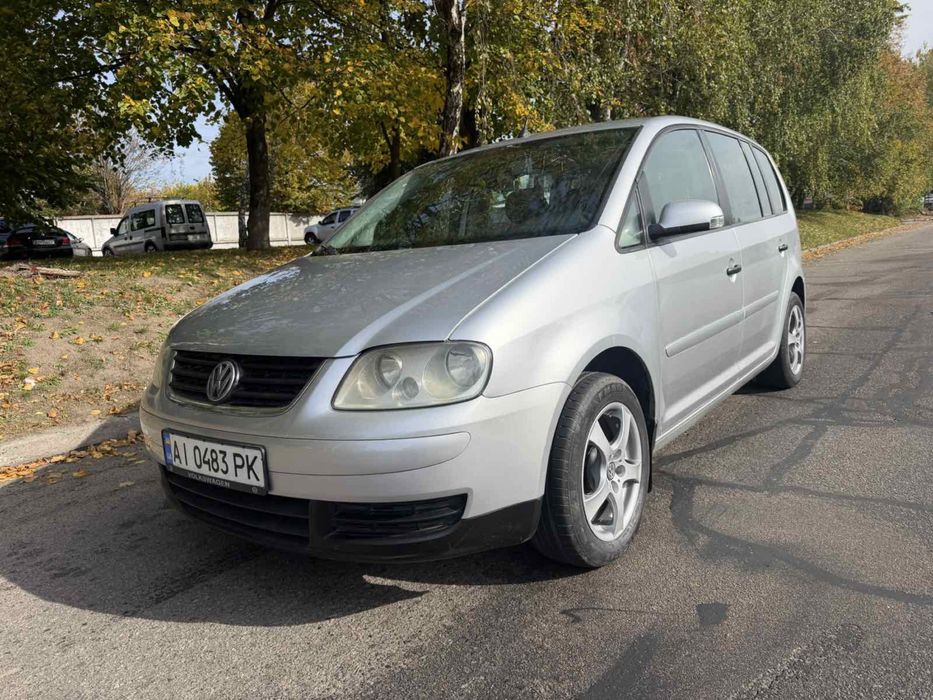 автомобіль  olkswagen touran
