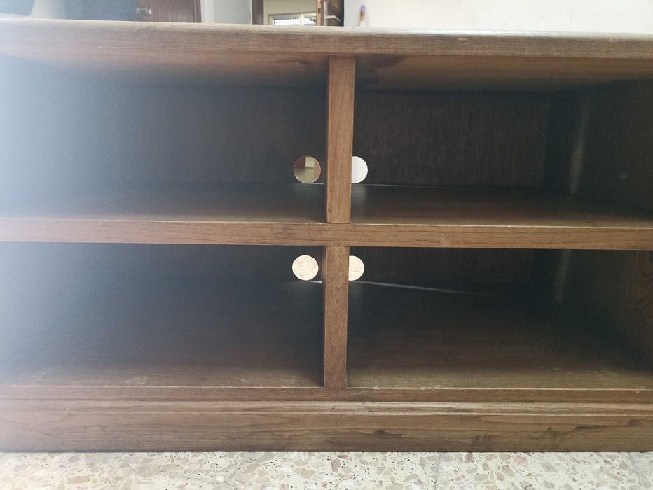 Móvel de madeira para TV