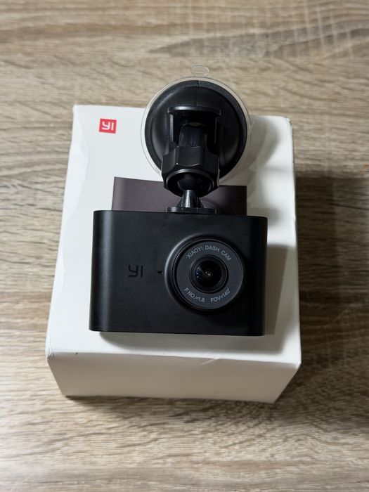 Продам відеореєстратор Xiaomi YI  Dash Cam