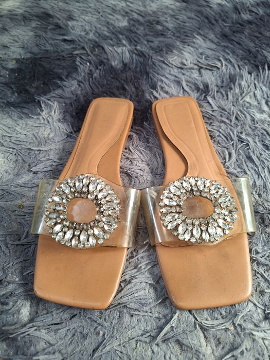 Продам шльопанці фірми ZARA