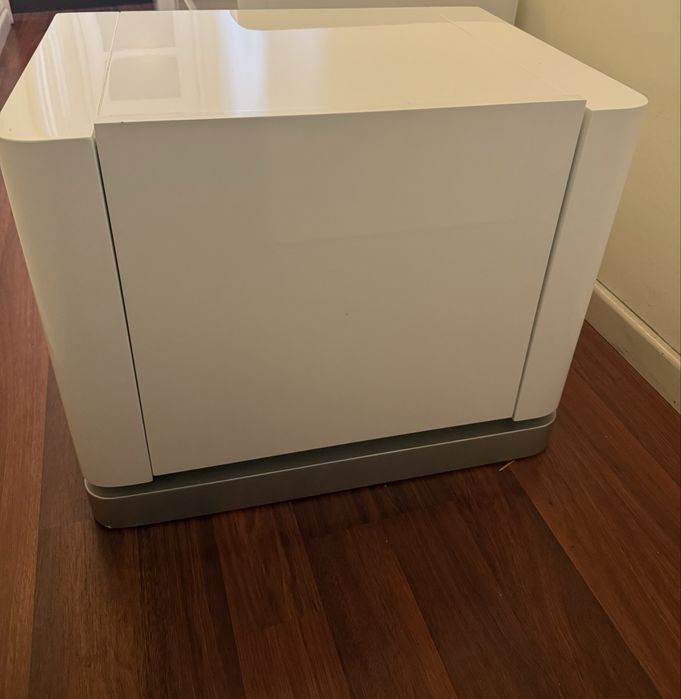 Duas cómodas cor branca