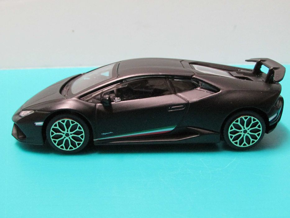 Lamborghini Huracán Performante - Bburago escala 1/43