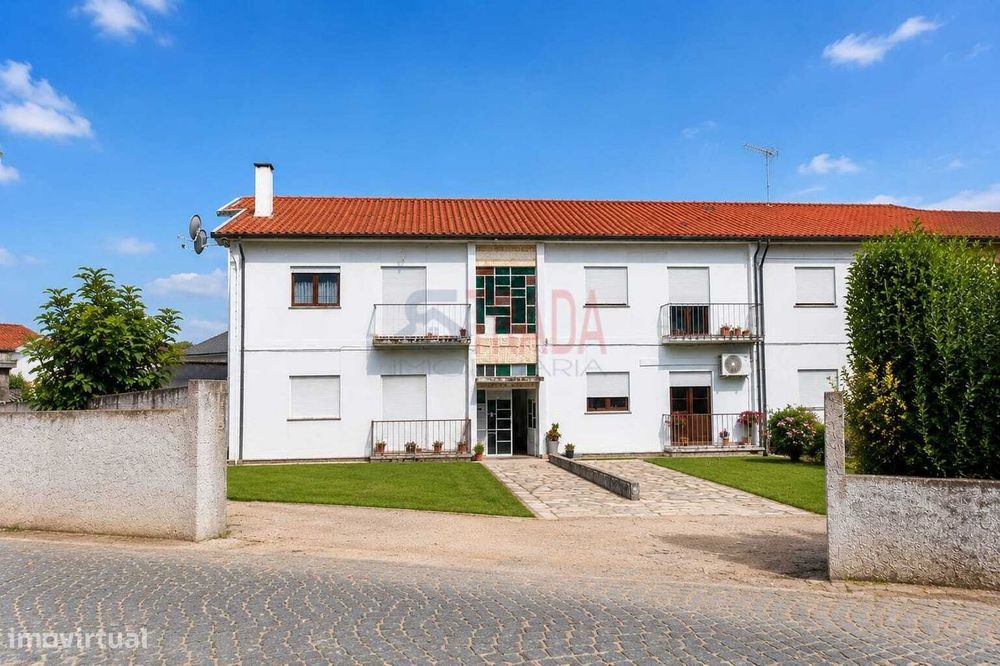 For Sale: T3 Apartment in Palmeira - Braga