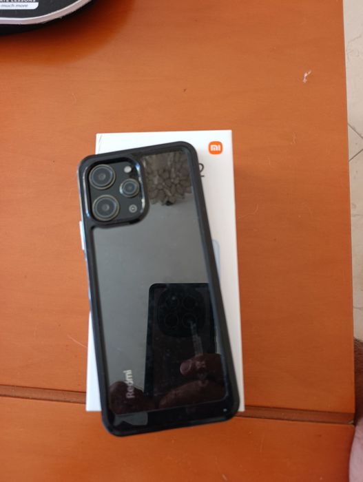 Xiaomi Redmi 12 (8GB RAM / 128GB) – Como Novo / Desbloqueado