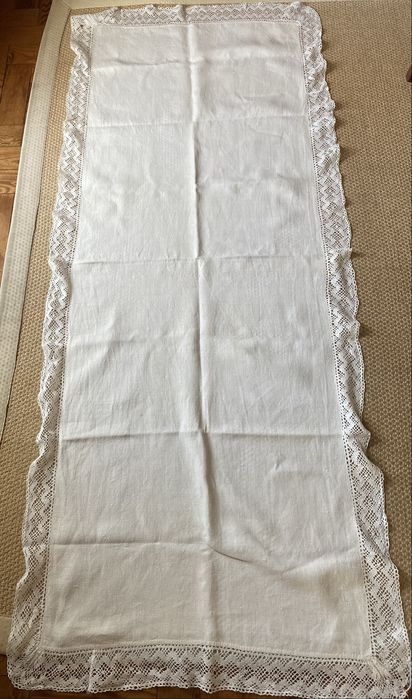 Caminho de mesa linho e renda antigo