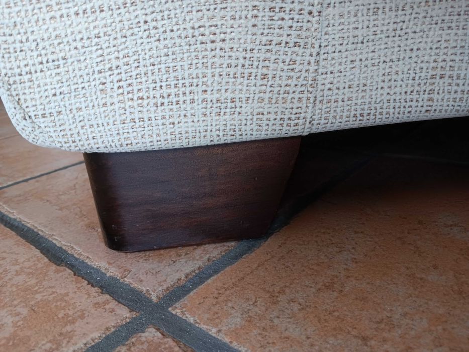 Sofá 2 lugares Pedro Ortiz