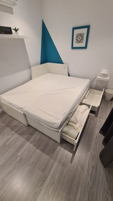 Cama Individual / Casal c/ colchões e gavetas