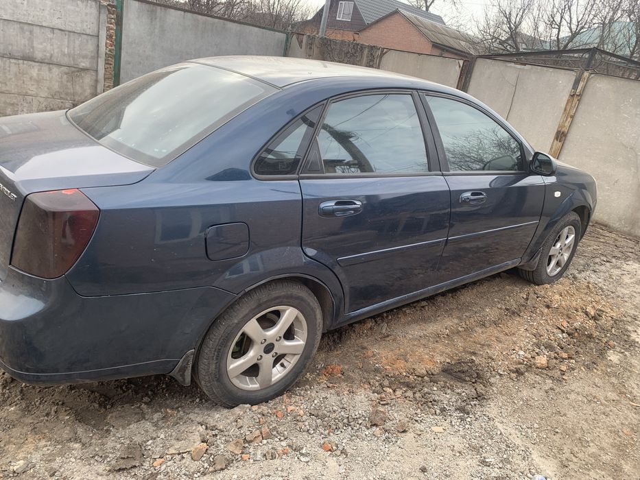 Продам Шевроле Лачеті