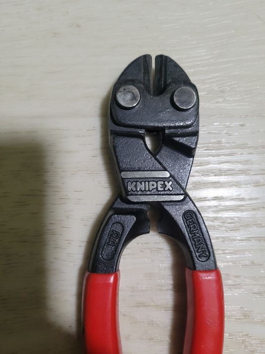Болторез Knipex CoBolt, 200 мм 7101200