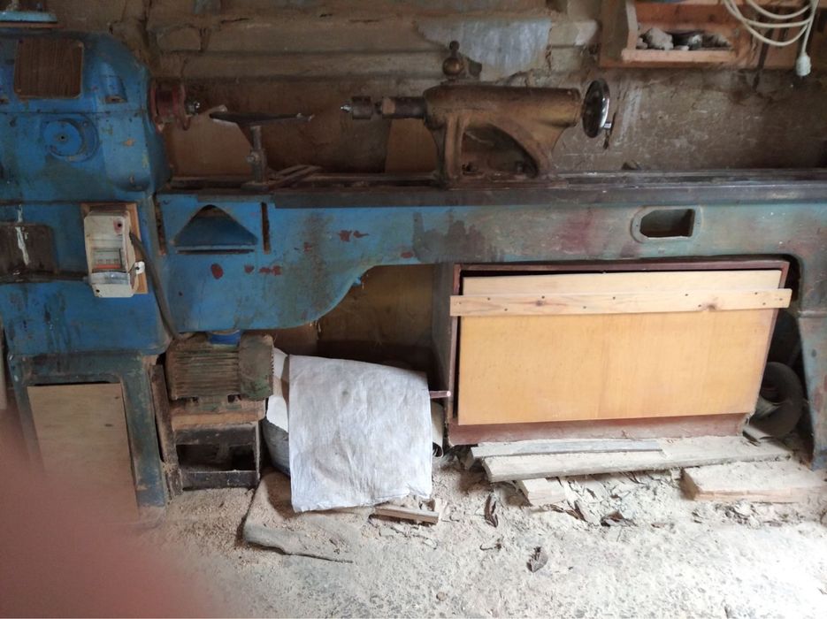 Станок токарний по дереву