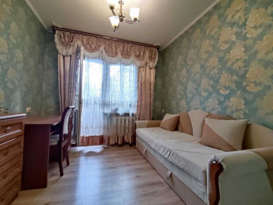 Оренда 3 кімнатної  квартири Добровольського проспект.