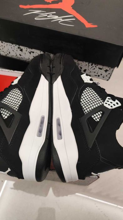 Buty męskie_Jordan_4_Retro_White_Thunder R.39