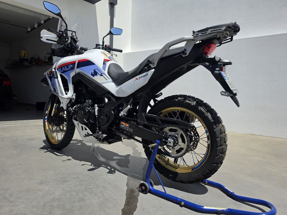 Honda transalp 750