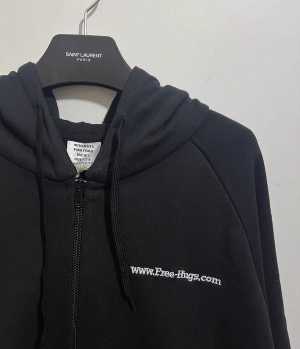 【高評価バッジ取得済】vetements Vetements - Черные худи с контрастными нашивками UA65HD620G купить