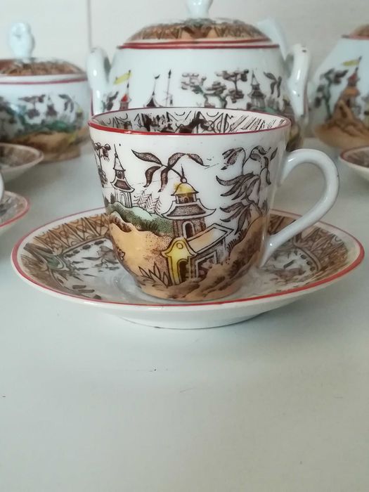 Serviço Café Antigo – Tons Terra / Padrão Oriental e Cafeteira, Açucareiro e Pires Antigos - tudo Vista Alegre