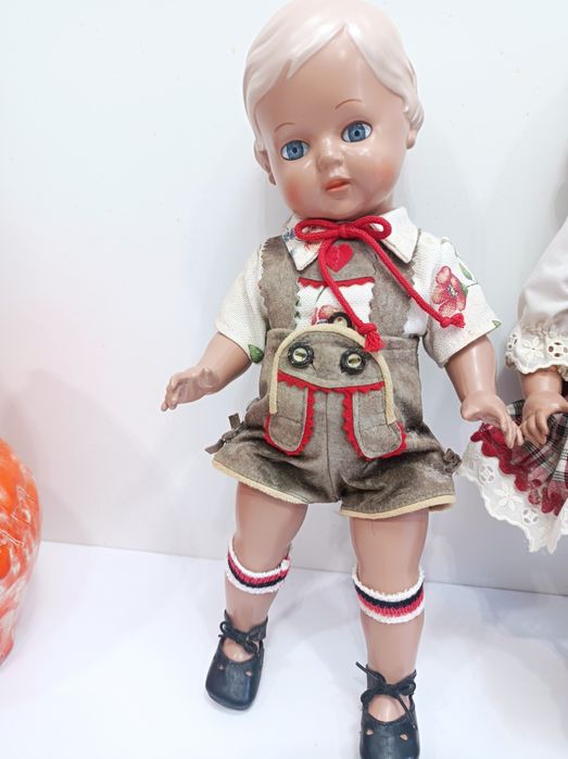 Schildkrot para lalek kolekcjonerskich .Ona i on w cudnych strojach.