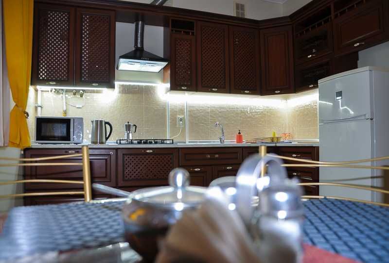 Центр. Подобово. Світло є завжди.Велика 1-кімнатна квартира.