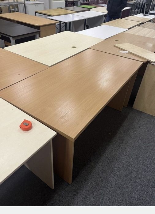 Стіл офісний багато