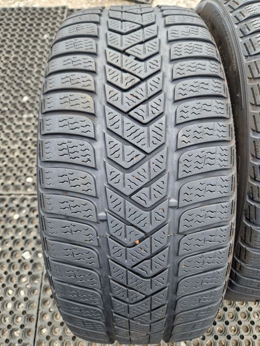 Opony zimowe Pirelli Sottozero 3 Winter  225/45r18 (95V) XL