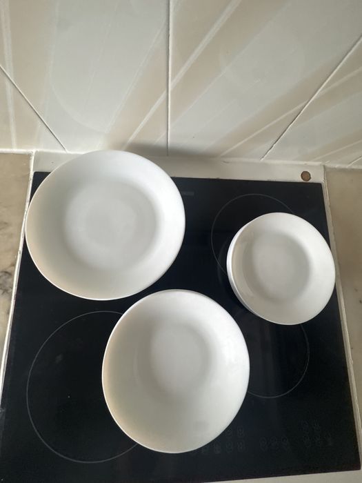 Selling a dinnerware set510387033264640000