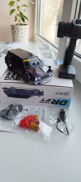 Радіокерована Дрифт машинка(Golf Універсал) 1:24 з LED