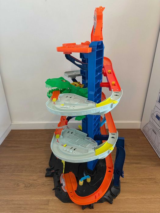 Mega garagem Hot Wheels - Dinossauro