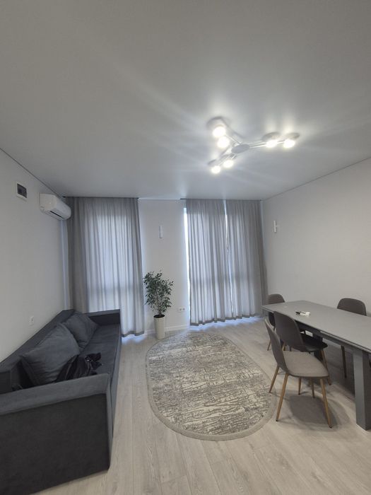 Терміново здаєтсься велика гарна 1.5 кім квартира ЖК Квадрат