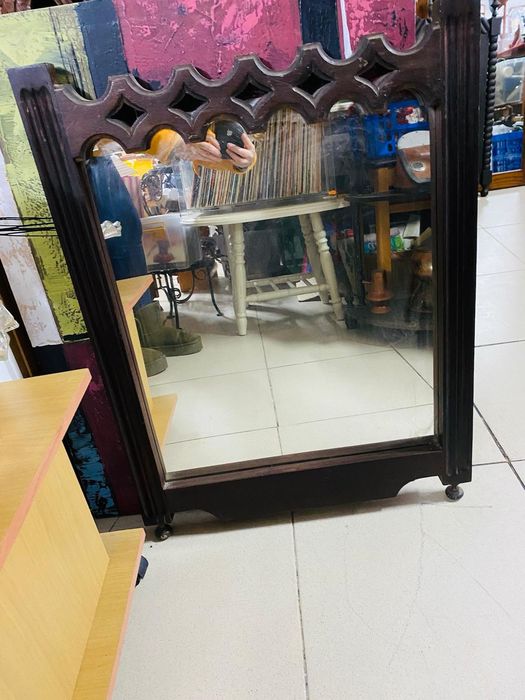 Grande variedade de espelhos