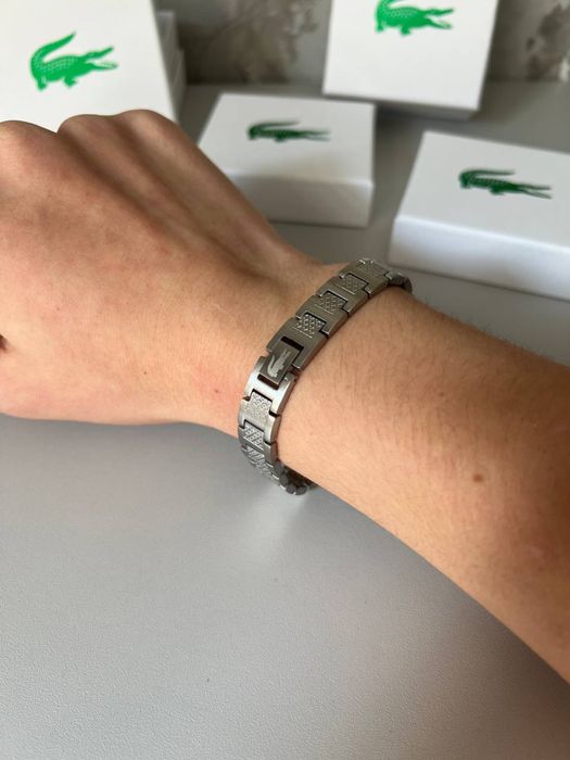 Браслет від Lacoste
