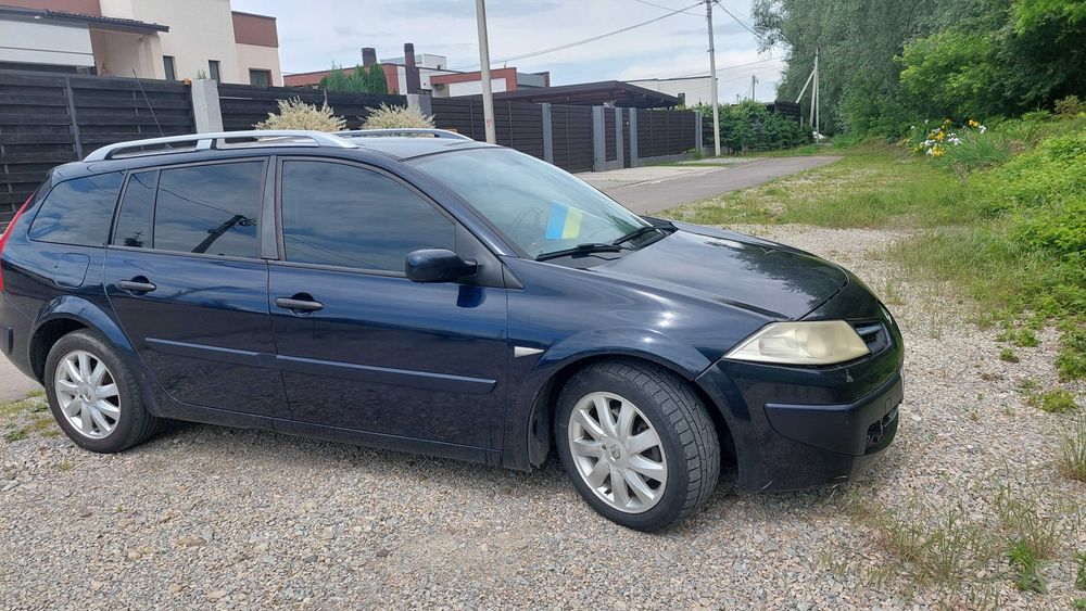 Автомобіль рено меган