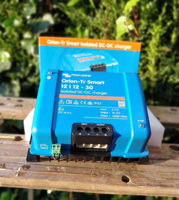 Orion-Tr Smart Isolated DC/DC Charger 12/12-30A (360W)64171734046338122