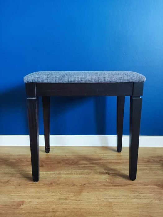 Używany taboret tapicerowany firmy Vox Classic