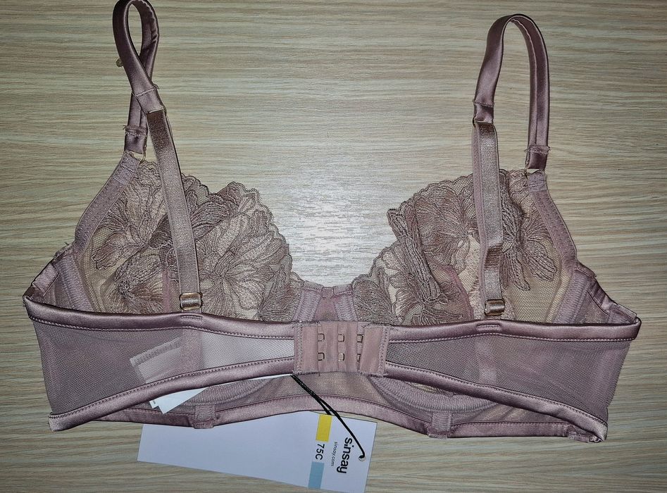 Новий мереживний бюстгальтер Sinsay 75C