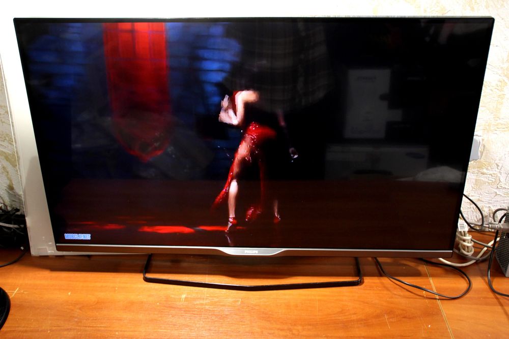 42” Philips 42PFL6008S Smart TV, Wi-Fi, 3D, состояние отличное