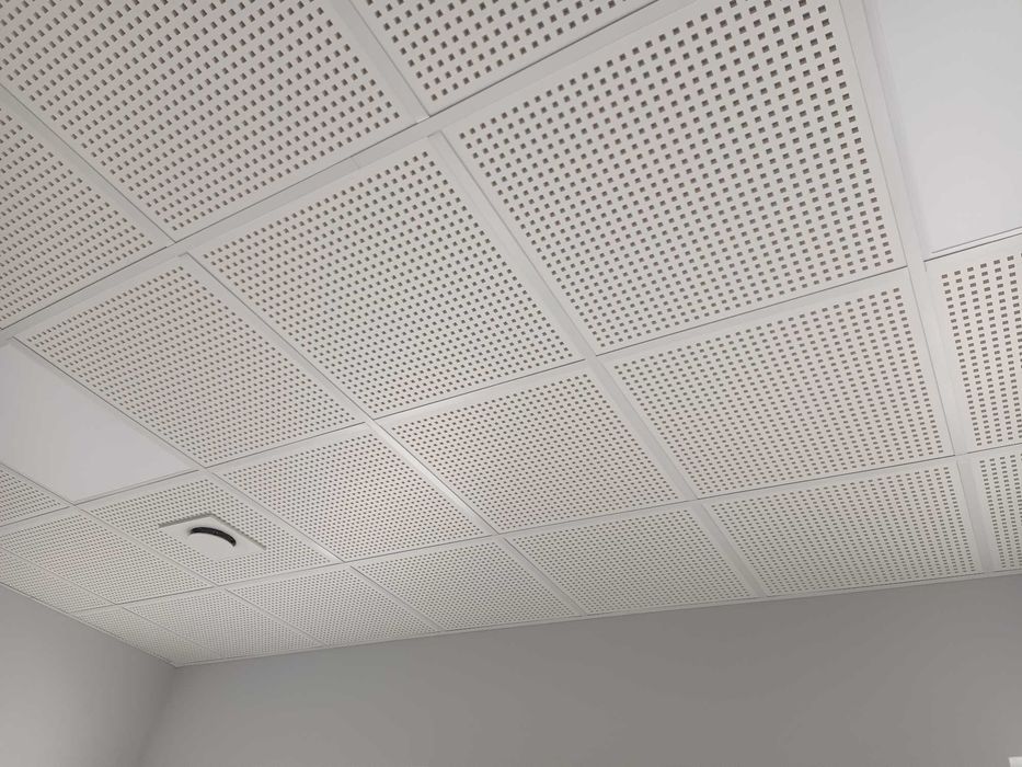 Sufit podwieszany kasetonowy perforowany