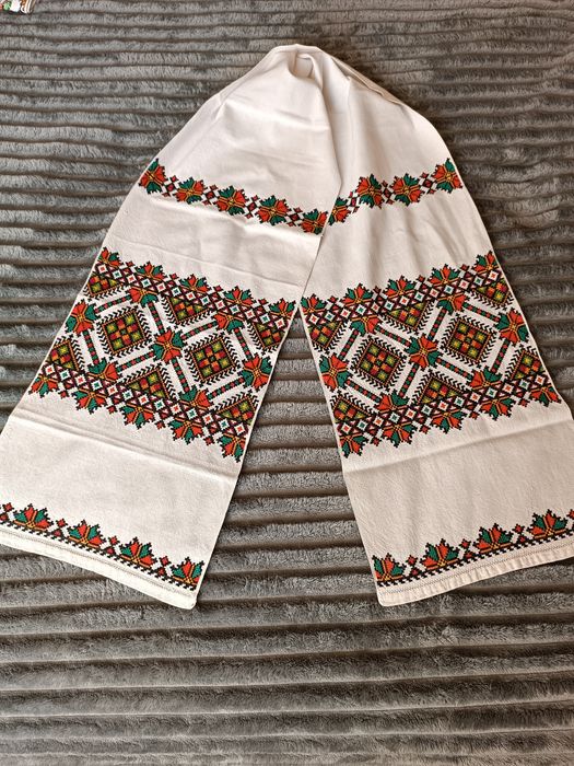 Давній рушничок вишитий