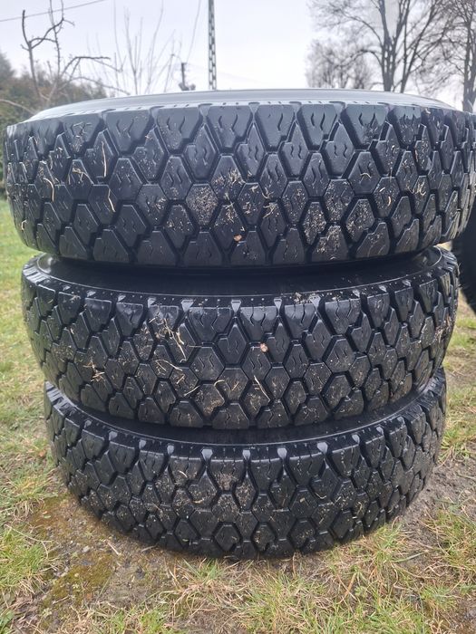 Opony  rozmiar  10.5    17.5 good year