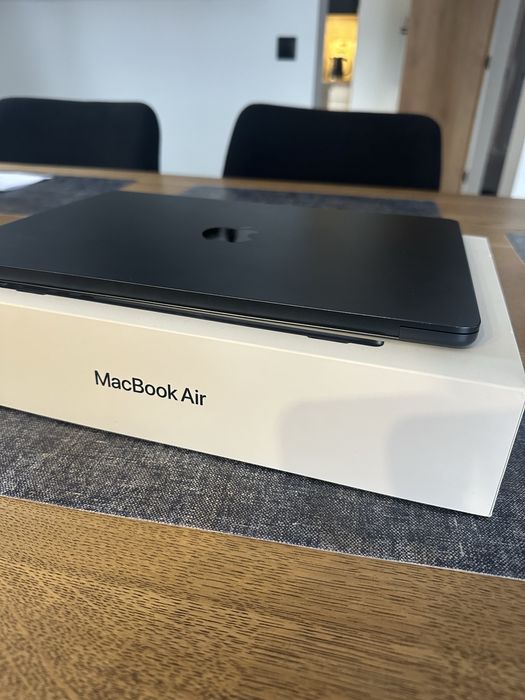 Apple MacBook Air M2 2022 | 8GB RAM | 256GB SSD | Stan idealny