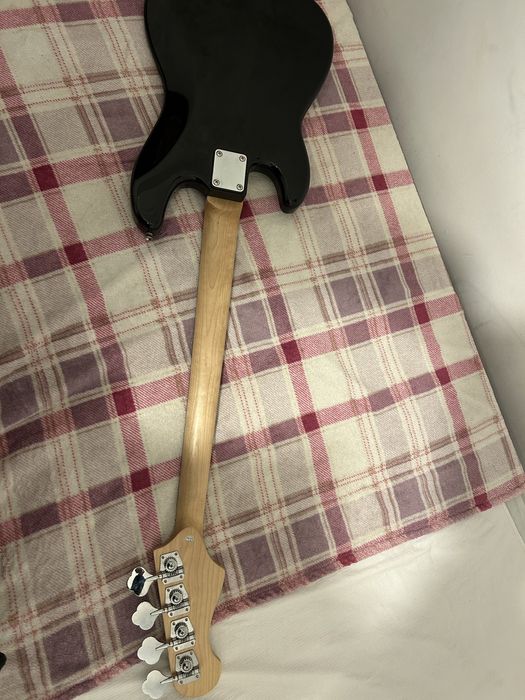 Guitarra elétrica da marca caraya