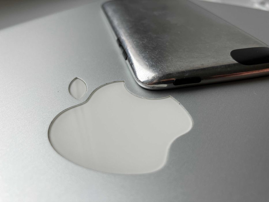 Apple iPod touch 2-gen \ ЦАП Wolfson \ АКБ  до 35 год.музики