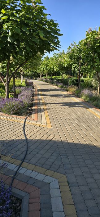 Участок в центре ЖМ Дайберг. 150 метров от парка,  коммуникации есть.