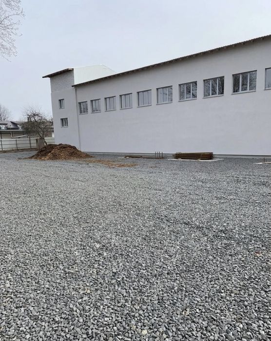 Майновий комплекс-Складське приміщення 700кв.м з адмінбудівлею