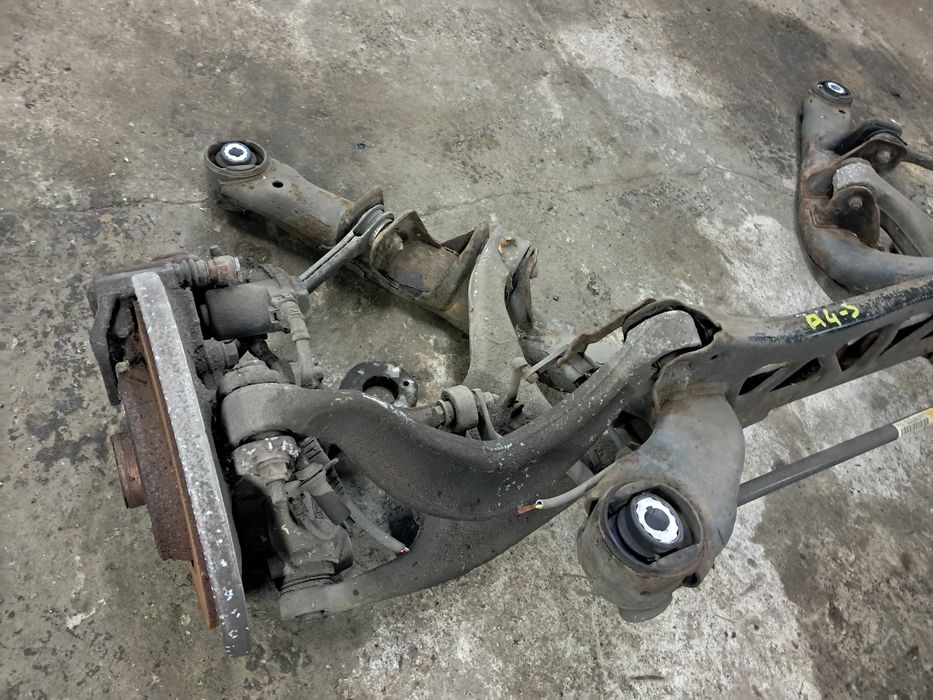 AUDI A4 B8 belka sanki wózek kołyska zawieszenia tył tylna kompletna