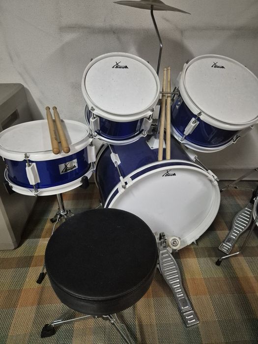 Bateria acústica de criança