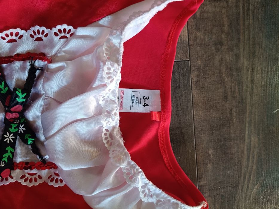 Strój na bal czerwony kapturek