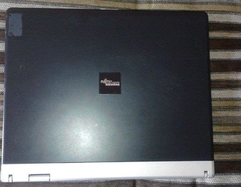 laptop fujitsu-siemens v2030d uszkodzony na części bez dysku i ramu