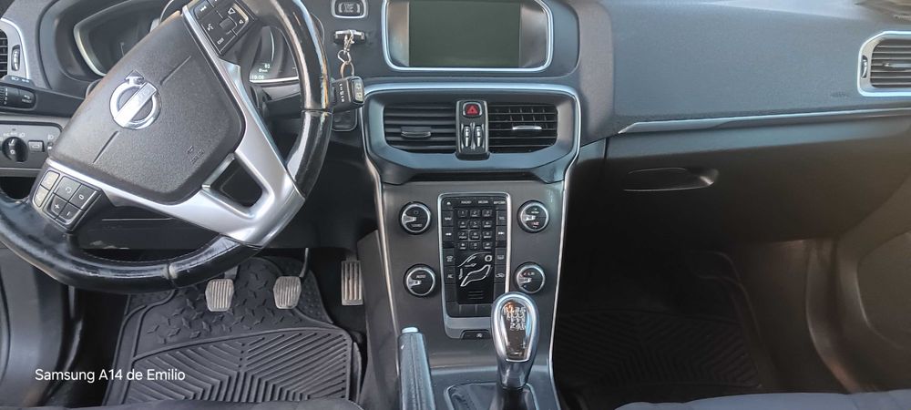 VOLVO V40  1.6 Momentum